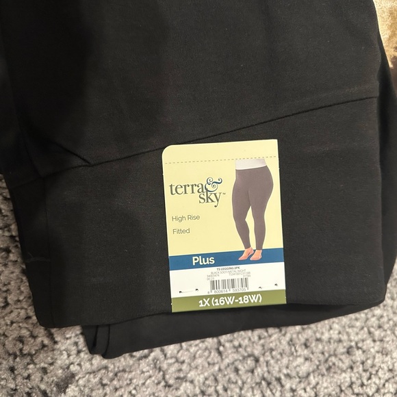 NWT Terra & Sky Black High Rise Leggings - Picture 2 of 3
